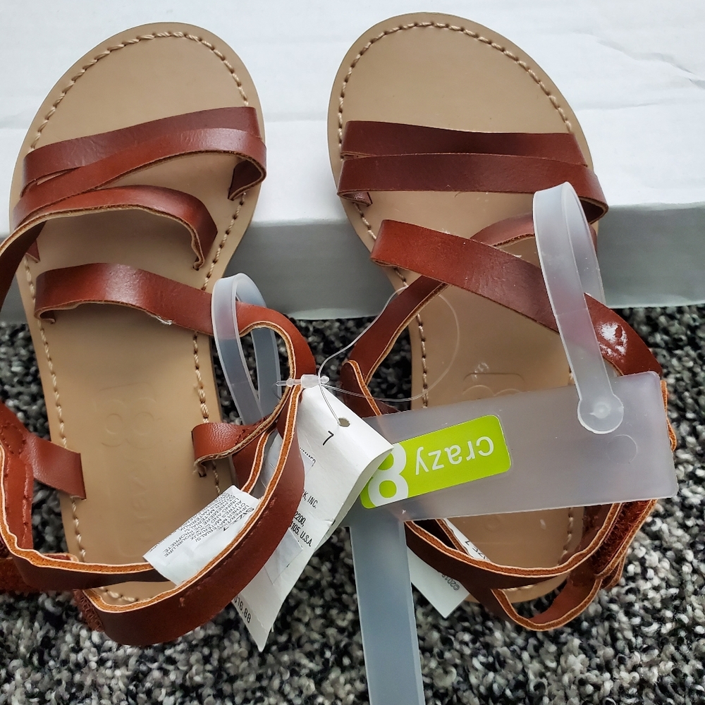 Toddler girl strap sandal. New never worn.